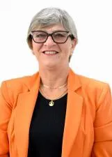 IARA MARIA STAUB NIEMEYER